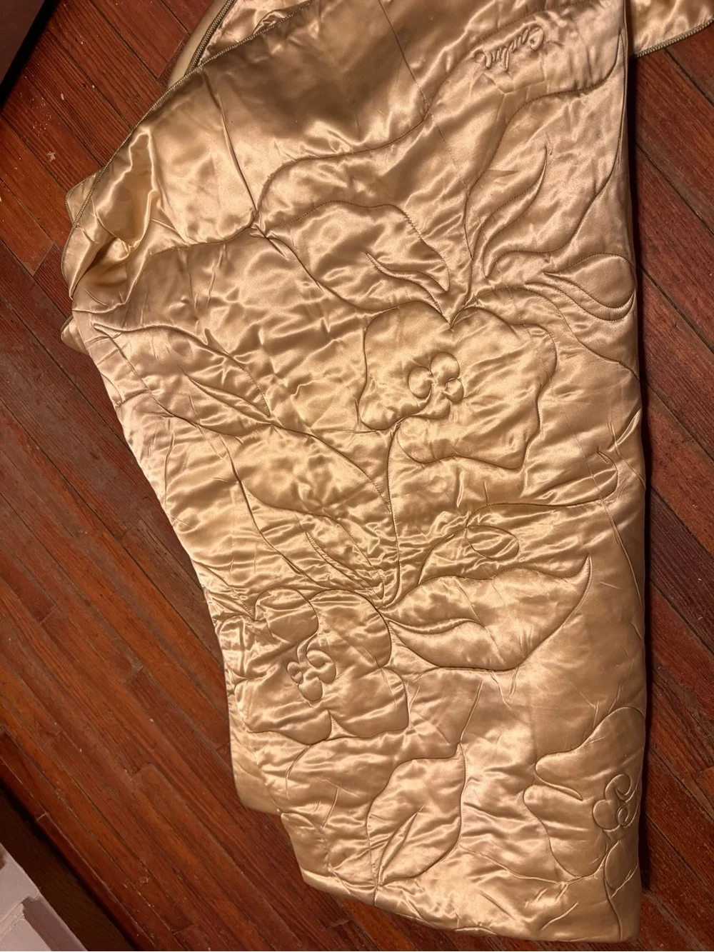 Carlin Comforts Saks 5th Avenue silk blend comforter 77 by 70 inches